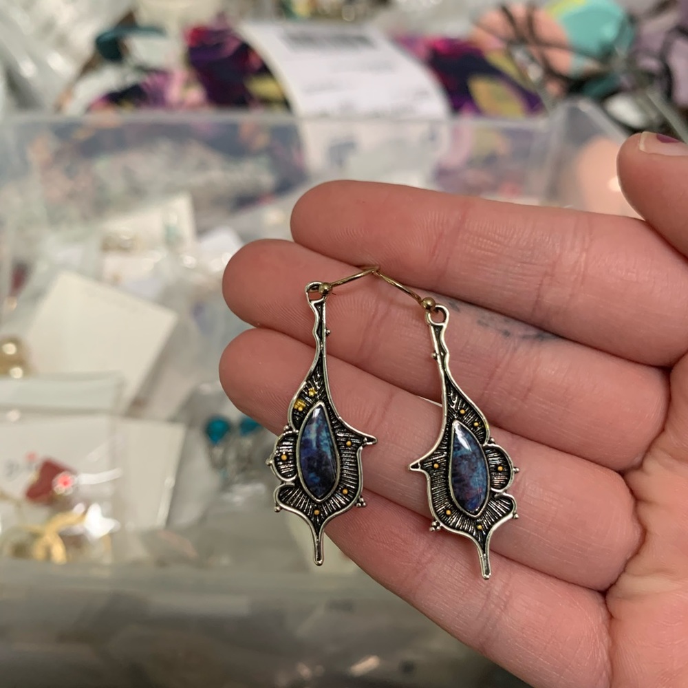💙 Exquisite Turquoise BOHO Floral Earrings 💙 - Picture 4 of 6